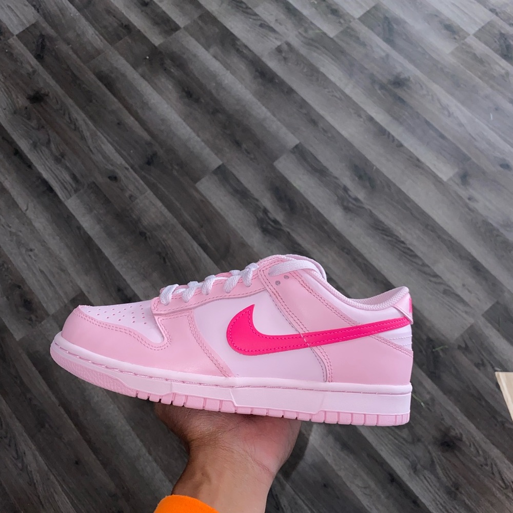 Nike Dunk Low Triple Pink